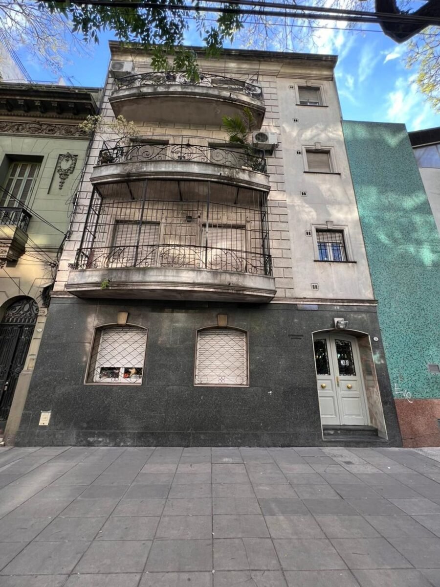 Castro Barros 250 / Almagro